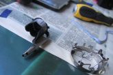 вытащить колпачок внутри отражателя фары ваз 2110 бош
