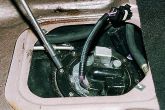 откручиваем кольцо крепления бензонасоса